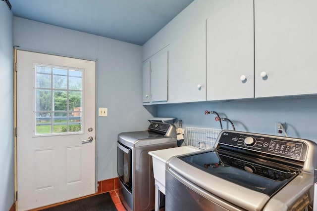 11537 S Neenah Ave, Worth, IL 60482 - laundry room with washing machine and dryer and cabinet space