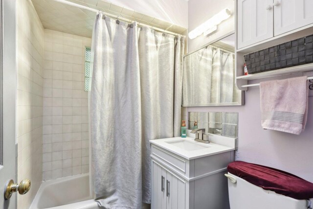 11537 S Neenah Ave, Worth, IL 60482 - bathroom with shower / bathtub combination with curtain, vanity, and toilet
