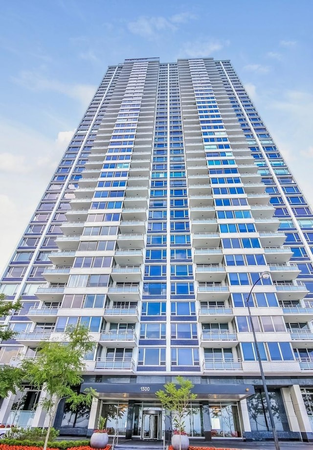 1300 N Lake Shore Dr Unit 18D, Chicago, IL 60610 - view of building exterior