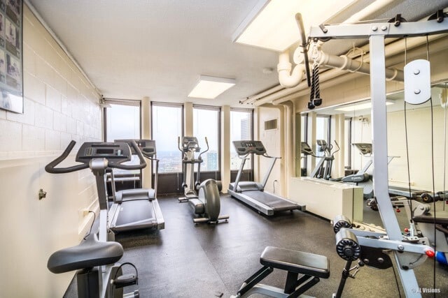 100 E Walton St Unit 22H, Chicago, IL 60611 - view of workout area