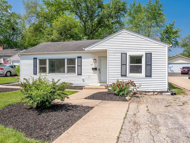 52 S Hawthorne Blvd, Mundelein, IL 60060 - view of front facade with roof with shingles