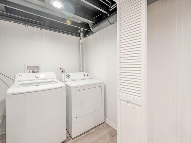 52 S Hawthorne Blvd, Mundelein, IL 60060 - laundry area with washing machine and clothes dryer and light wood-style floors
