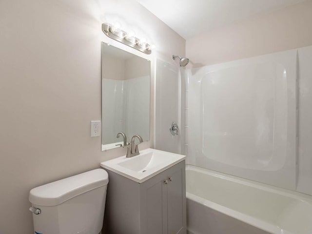 52 S Hawthorne Blvd, Mundelein, IL 60060 - bathroom featuring toilet, vanity, and washtub / shower combination