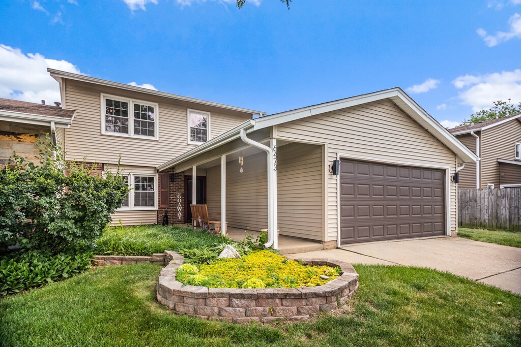 6473 Hathaway Ln, Downers Grove, IL 60516 - photo 1