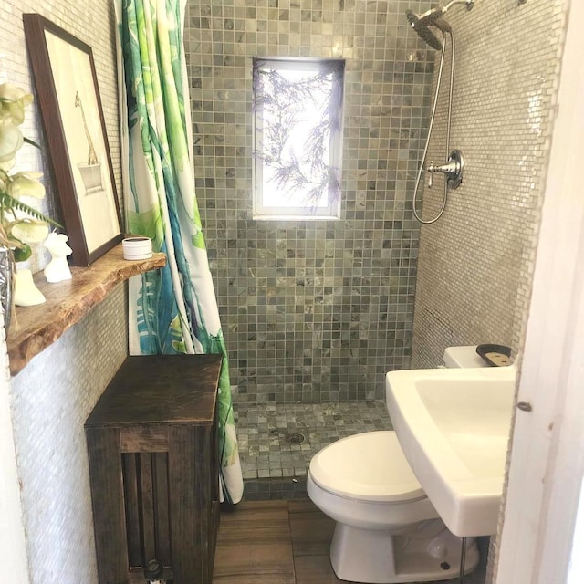 2040 W Shakespeare Ave, Chicago, IL 60647 - bathroom with a shower stall and toilet