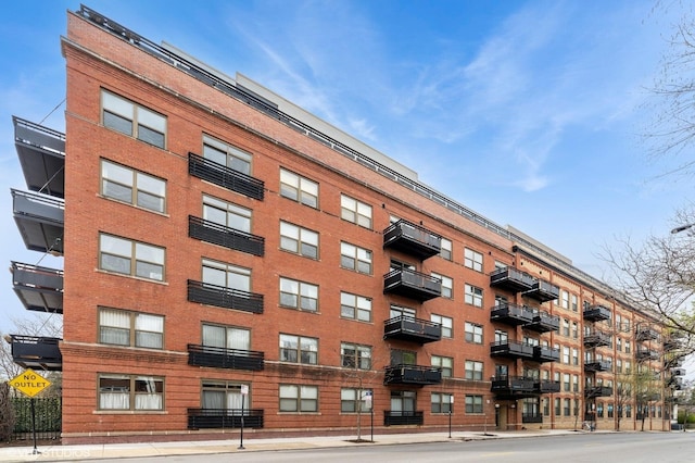 1735 W Diversey Pkwy Unit 402, Chicago, IL 60614 - view of apartment building / complex