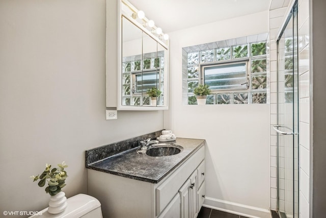 803 W Miner St, Arlington Heights, IL 60005 - bathroom featuring vanity, toilet, and tiled shower