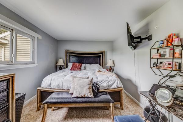 426 Greentree Ln, Bolingbrook, IL 60440 - bedroom with carpet and baseboards