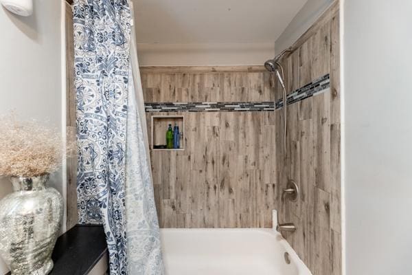 426 Greentree Ln, Bolingbrook, IL 60440 - bathroom featuring shower / bath combo with shower curtain