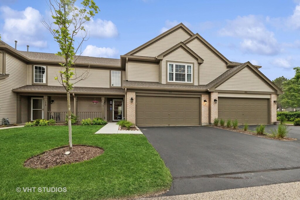313 Poplar Ct, Lindenhurst, IL 60046 - photo 1