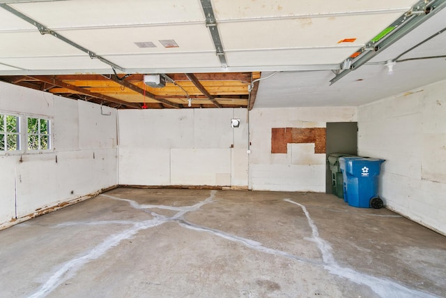 482 Fitch Rd, Chicago Heights, IL 60411 - garage featuring a garage door opener