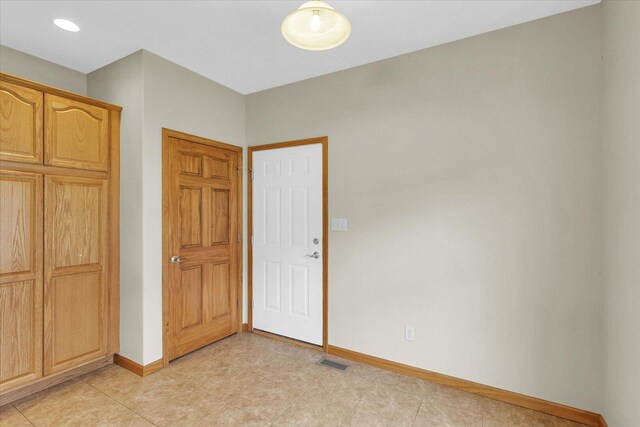 2104A Lucille Ln, Mahomet, IL 61853 - entryway featuring baseboards