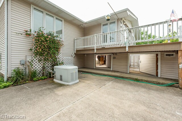 6560 Hillcrest Rd, Downers Grove, IL 60516 - rear view of house featuring a patio