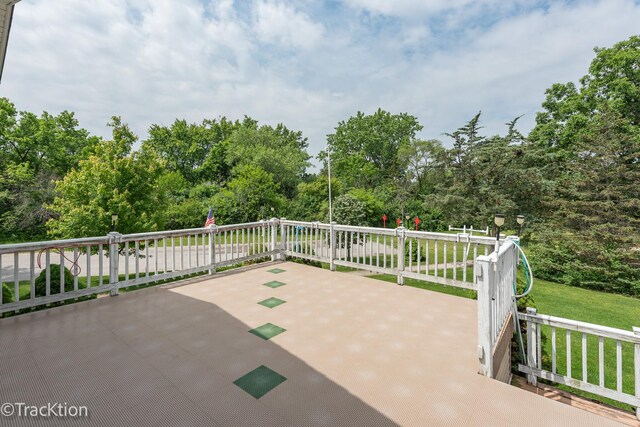 6560 Hillcrest Rd, Downers Grove, IL 60516 - view of patio / terrace