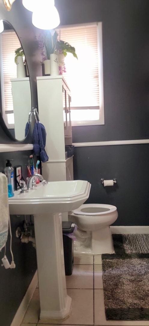 4751 S Hoyne Ave, Chicago, IL 60609 - half bath with tile patterned flooring
