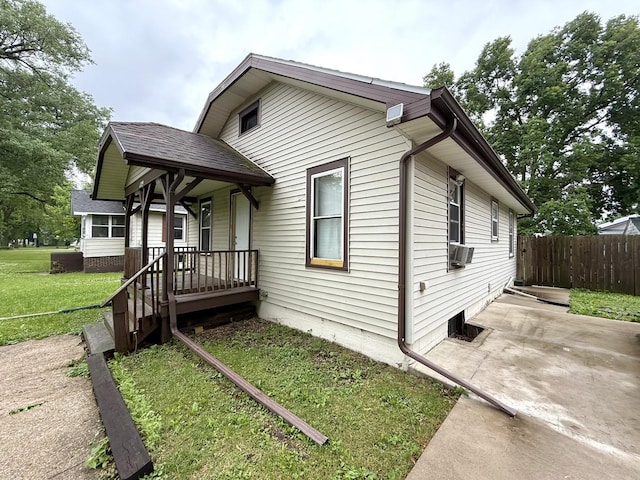 1229 W 6th St, Sterling, IL 61081 - view of front facade with a patio area