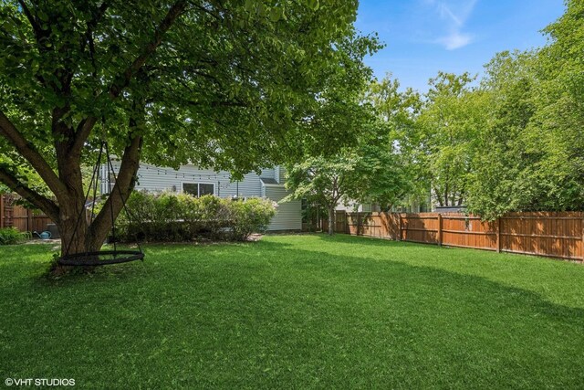 7702 Geneva Dr, Gurnee, IL 60031 - view of yard