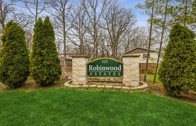 525 W Washington Ave Unit 6, Lake Bluff, IL 60044 - community / neighborhood sign with a yard