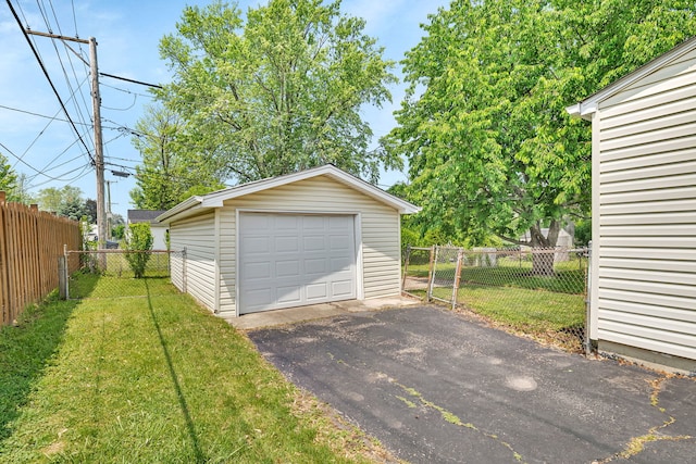 402 Kenyon Ave, Romeoville, IL 60446 - detached garage featuring driveway