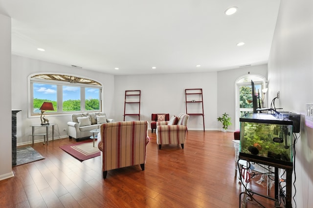 170 Manchester Dr Unit 406, Buffalo Grove, IL 60089 - living area featuring wood finished floors and recessed lighting