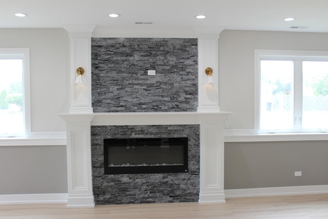 5660 W 83rd Pl, Burbank, IL 60459 - detailed view of wood finished floors, a fireplace, recessed lighting, and baseboards