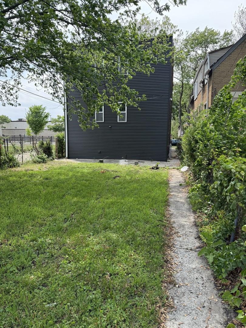7843 S Marquette Ave, Chicago, IL 60649 - photo 3