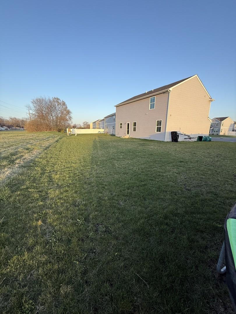 311 Fir Ln, Joliet, IL 60433 - view of grassy yard