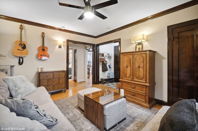 2017 W Farragut Ave Unit 1, Chicago, IL 60625 - living area featuring ceiling fan, light wood-style flooring, and crown molding