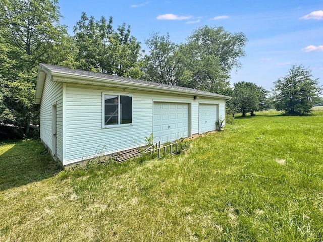 1204 W Reynolds St, Pontiac, IL 61764 - view of detached garage