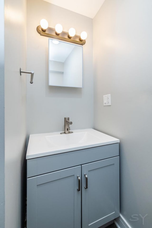 3651 W Grenshaw St, Chicago, IL 60624 - bathroom with vanity