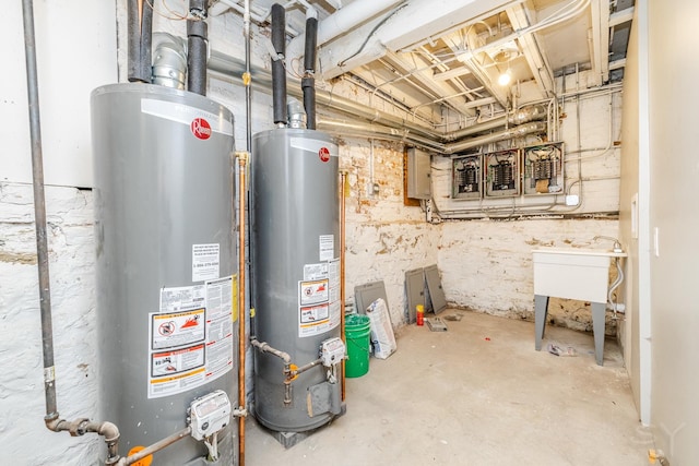 3651 W Grenshaw St, Chicago, IL 60624 - utilities featuring water heater and electric panel