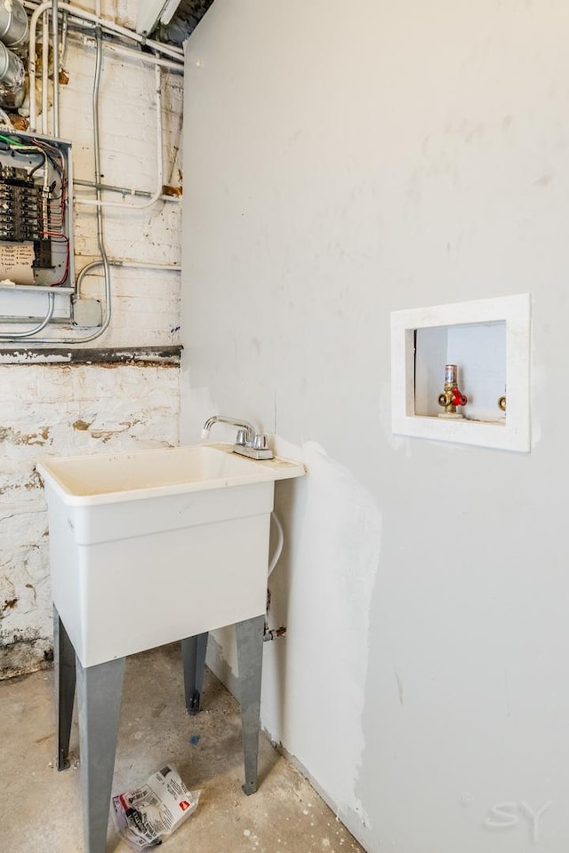 3651 W Grenshaw St, Chicago, IL 60624 - washroom with hookup for a washing machine