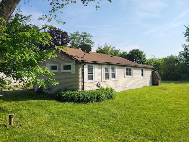37714 N Nippersink Pl, Spring Grove, IL 60081 - rear view of house with a yard