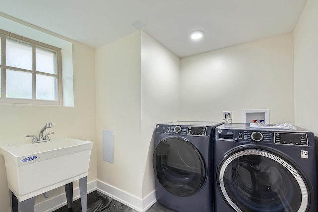 9556 S Winchester Ave, Chicago, IL 60643 - laundry room featuring washer and dryer and baseboards