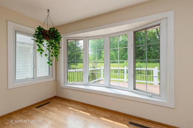 16199 W Des Plaines Dr, Libertyville, IL 60048 - photo 2