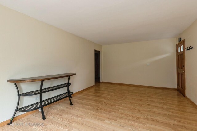 16199 W Des Plaines Dr, Libertyville, IL 60048 - photo 4