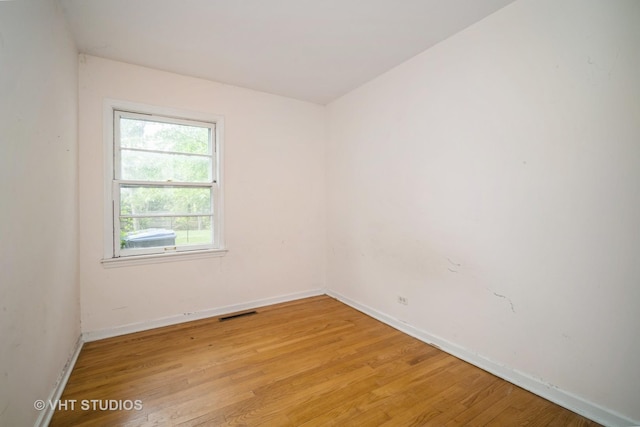 1731 Maple Ave, Northbrook, IL 60062 - unfurnished room featuring light wood-type flooring and baseboards
