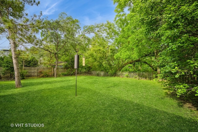 1731 Maple Ave, Northbrook, IL 60062 - view of fenced yard