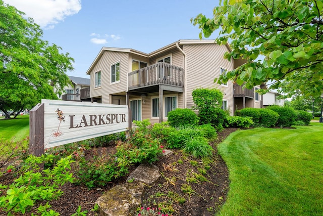 1355 Kingsbury Dr Unit 1, Hanover Park, IL 60133 - community / neighborhood sign featuring a yard
