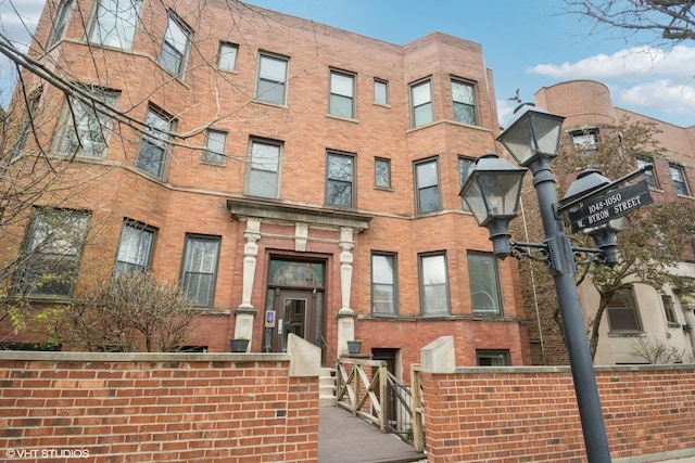 1048 W Byron St Unit G, Chicago, IL 60613 - view of apartment building / complex