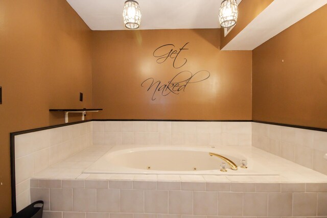 218 Partridge Ct, Algonquin, IL 60102 - full bath featuring a jetted tub