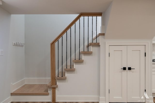 6012 S Narragansett Ave, Chicago, IL 60638 - stairs with baseboards