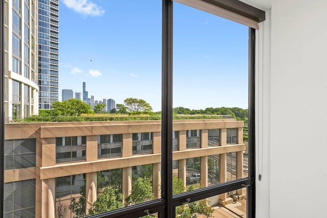 233 E 13th St Unit 601, Chicago, IL 60605 - interior space with nearby urban area
