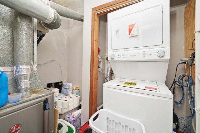 4854 W Addison St, Chicago, IL 60641 - laundry area with stacked washing machine and dryer