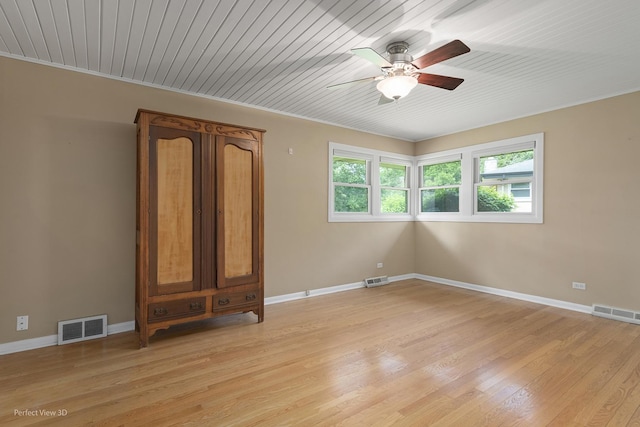 8540 W 119th St, Palos Park, IL 60464 - empty room featuring a ceiling fan, light wood-style floors, and crown molding