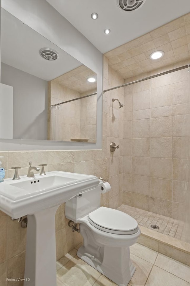 8540 W 119th St, Palos Park, IL 60464 - bathroom featuring a shower stall, tile walls, recessed lighting, and tile patterned floors