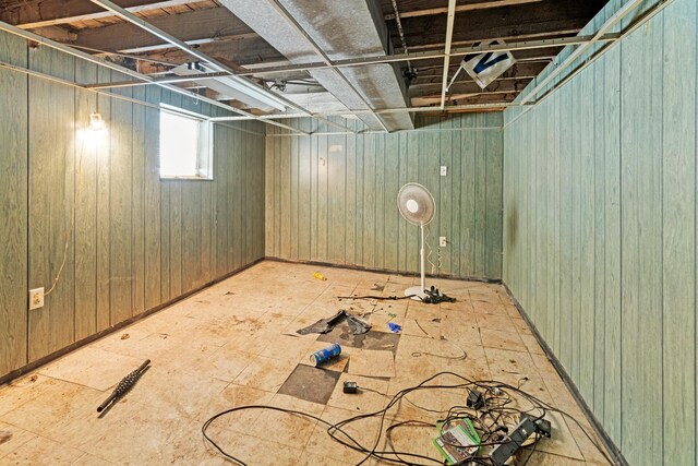 7637 S Ridgeland Ave, Chicago, IL 60649 - view of below grade area