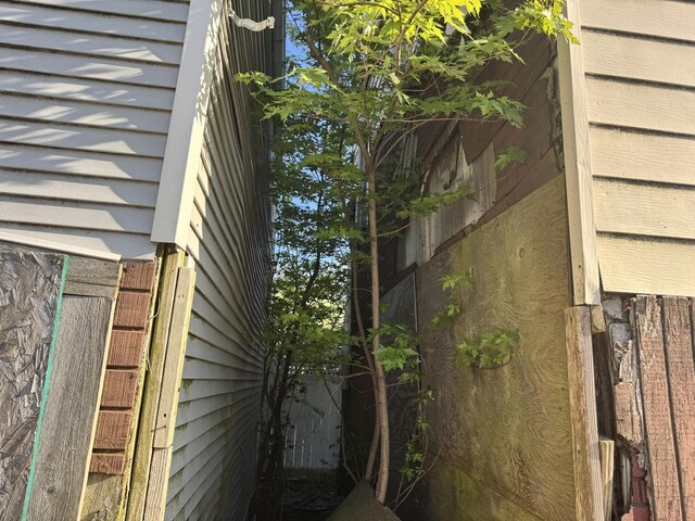 8401 S Brandon Ave, Chicago, IL 60617 - view of side of property