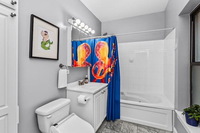 4872 N Kenmore Ave Unit 1, Chicago, IL 60640 - full bathroom featuring vanity and shower / bath combo with shower curtain