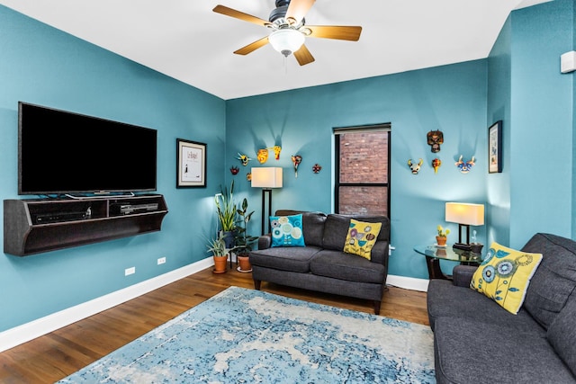4872 N Kenmore Ave Unit 1, Chicago, IL 60640 - living area featuring wood finished floors and a ceiling fan